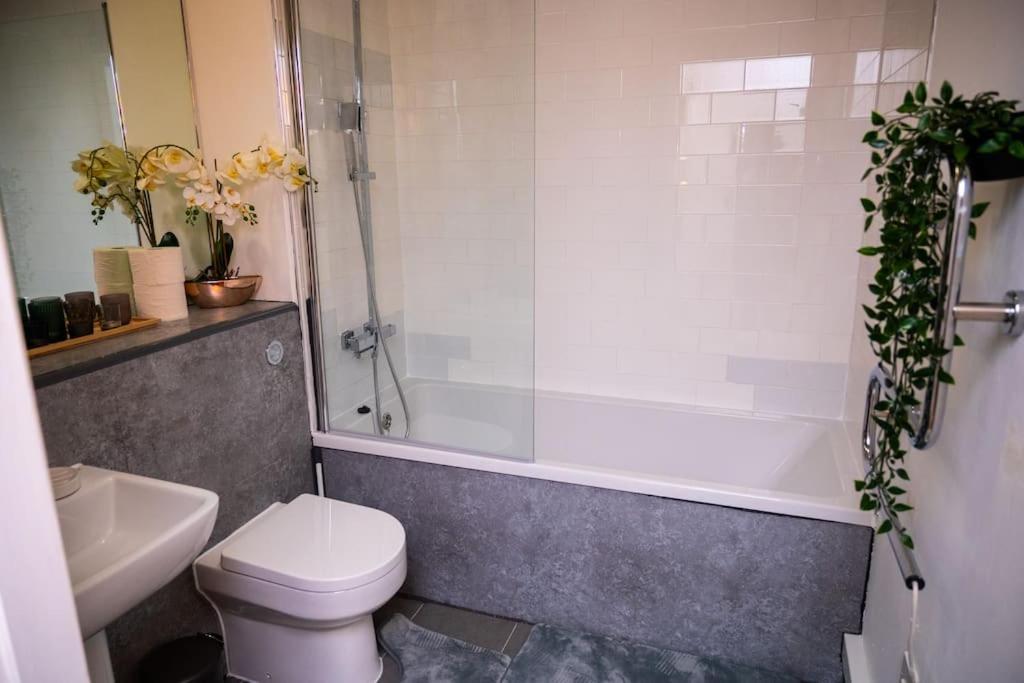 2 Bed Apt In Leeds City Centre Buitenkant foto